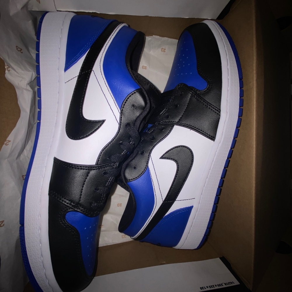Air Jordan 1 low royal toes